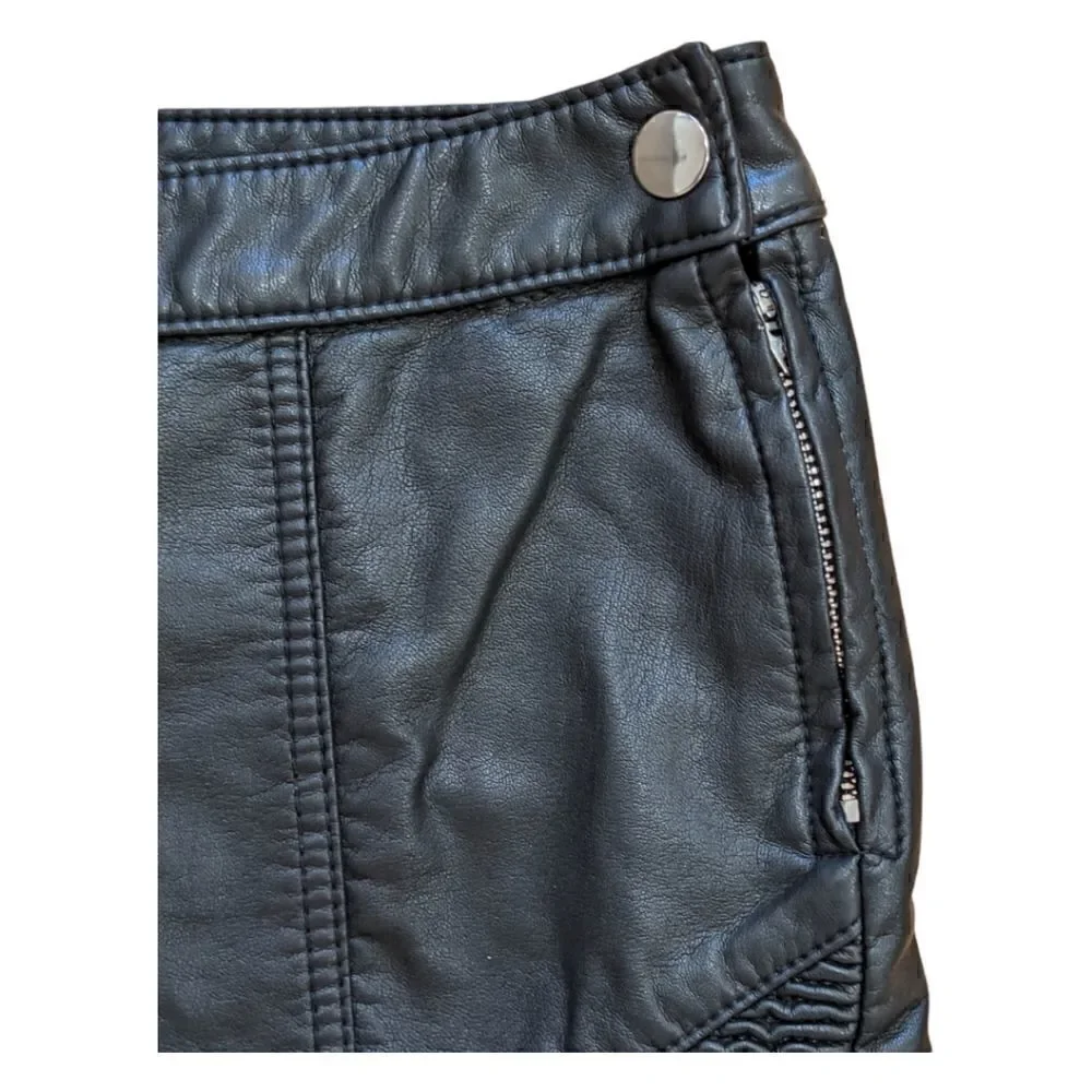 Free People Black Faux Leather Pants Ankle Zip Size 8